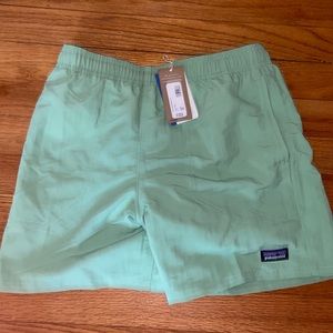 New and never worn Patagonia Boys baggies shorts 5 inches. Thistle Green